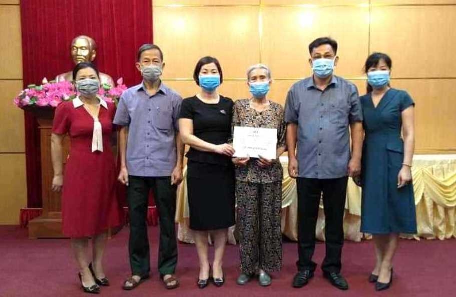 NCT thị xã Quảng Yên, tỉnh Quảng Ninh ủng hộ quỹ phòng chống dịch