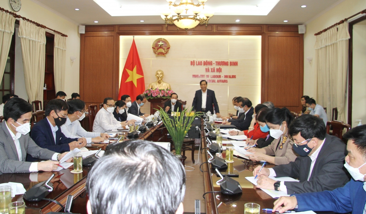 Quang cảnh buổi làm việc