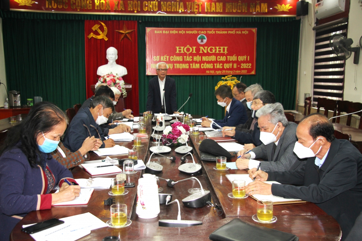 Ông Nguyễn Thế Toàn chủ trì Hội nghị tại Cụm thi đua số III Hội NCT TP Hà Nội