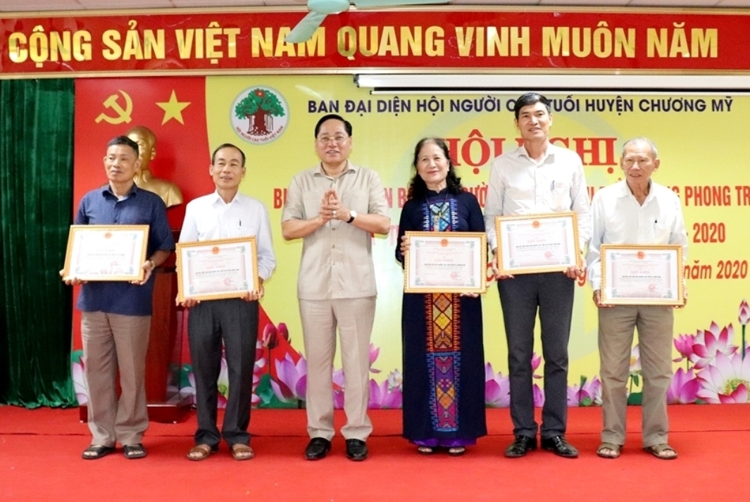 Người cao tuổi Quảng Bị tích cực xây dựng quê hương đổi mới