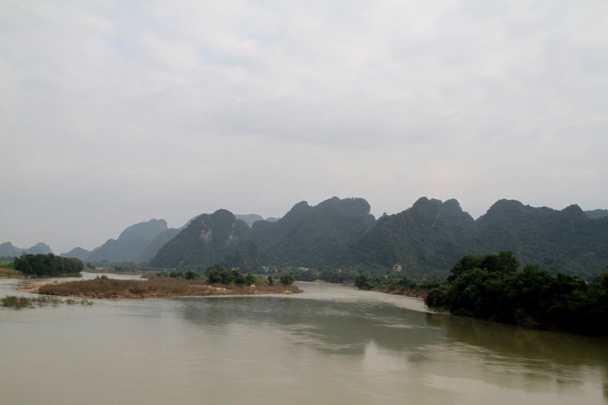 Người cao tuổi bản Thái Khe Rạn làm du lịch…