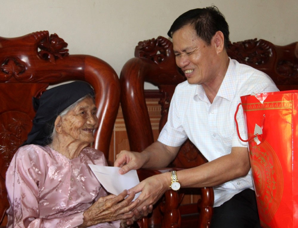 Người cao tuổi Xuân Cẩm phát huy truyền thống quê hương cách mạng