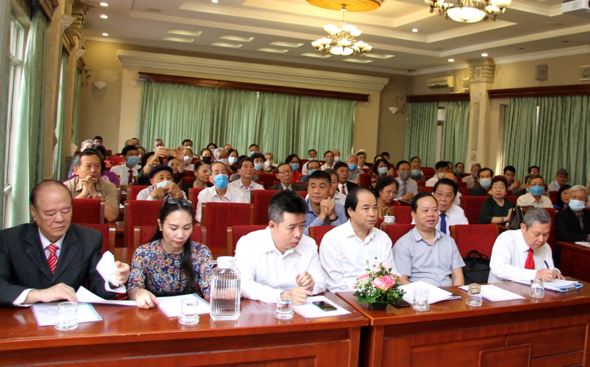 Tiếp tục đẩy mạnh phong trào thi đua yêu nước 