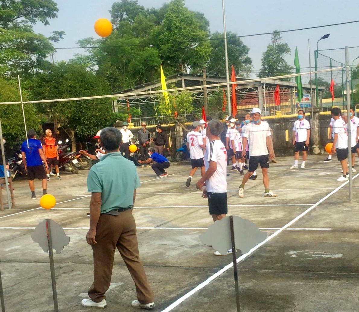 Hội NCT huyện Triệu Phong tổ chức giải bóng chuyền hơi NCT chào mừng 50 năm ngày giải phóng quê hương (1972-2022)