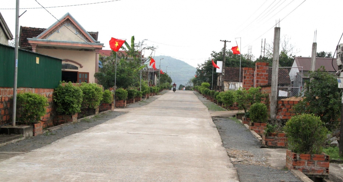 Con đường nông thôn mới ở tỉnh Hà Tĩnh có đóng góp không nhỏ của NCT