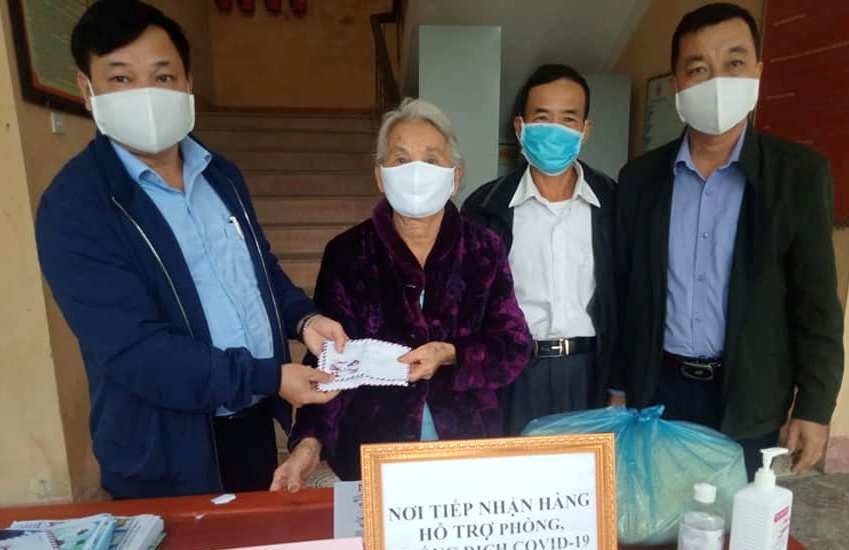 Chỉ đạo người cao tuổi tham gia công tác phòng chống dịch bệnh Covid-19