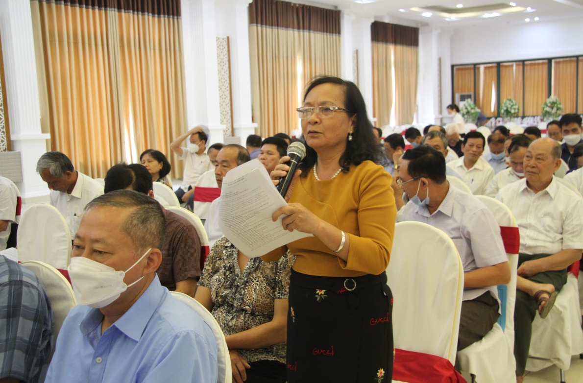 Đại biểu thảo luận