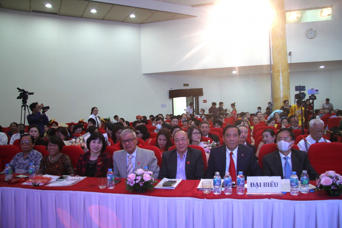 Các đại biểu tham dự buổi lễ