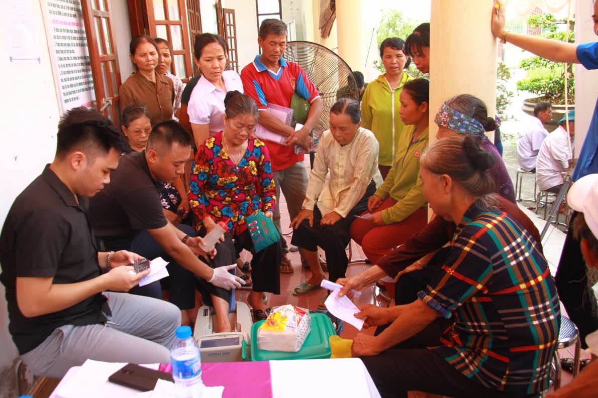 Khám sức khỏe định kì cho người cao tuổi