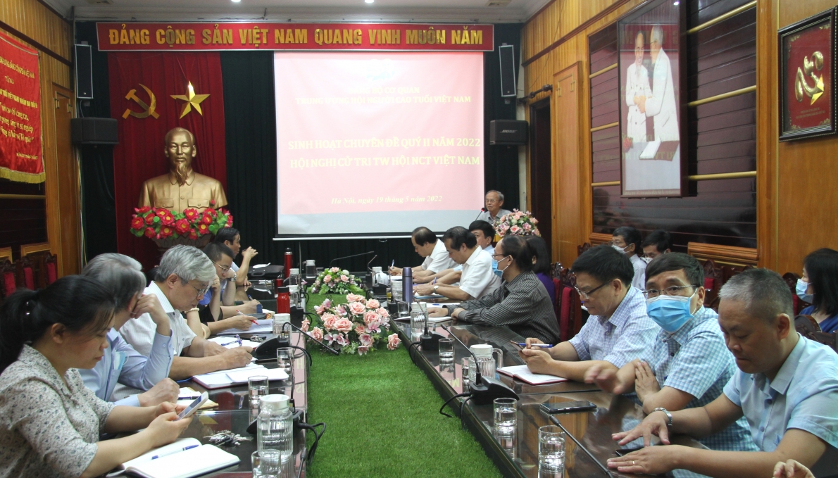 Tiếp tục phát huy vai trò đại biểu Quốc hội và cử tri cao tuổi