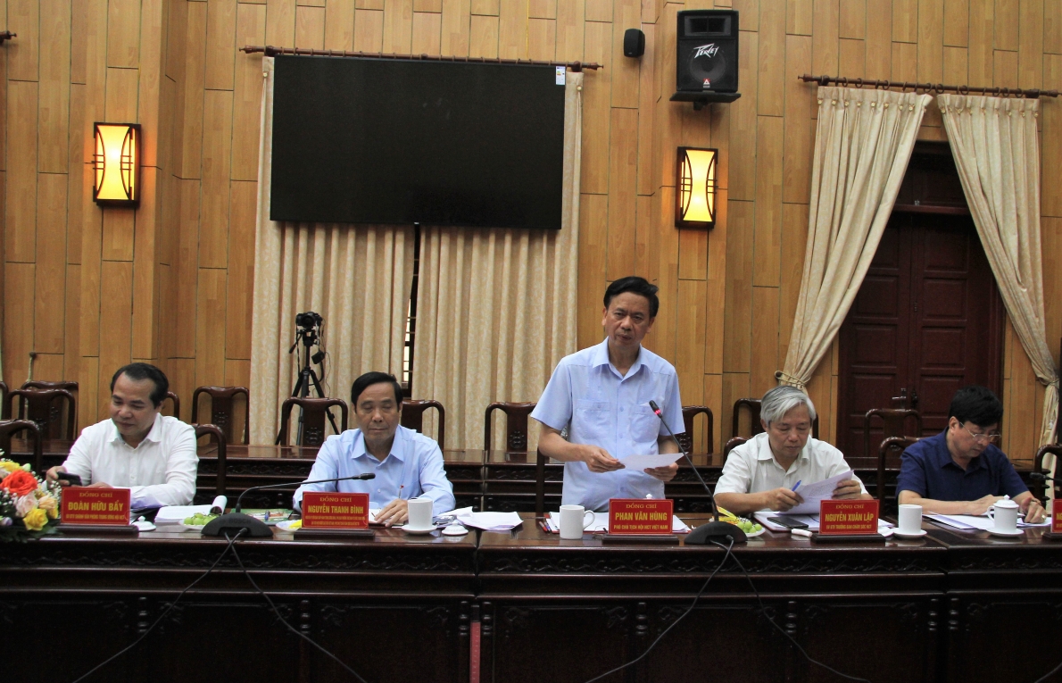 Phó Chủ tịch Phan Văn Hùng phát biểu tại buổi làm việc