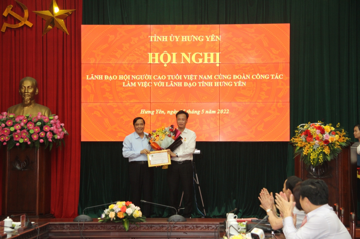 Người cao tuổi là nguồn lực rất quan trọng, là nền tảng cho sự phát triển