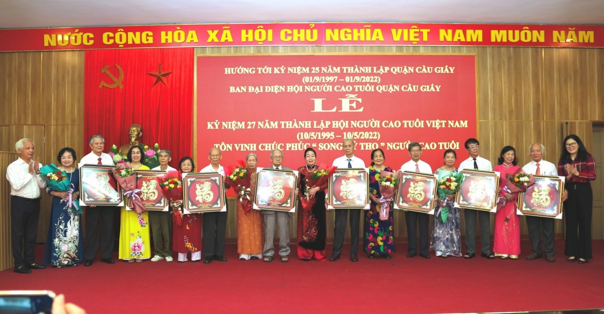 Lễ chúc mừng  Song hỉ thọ của NCT quận Cầu Giấy, TP Hà Nội