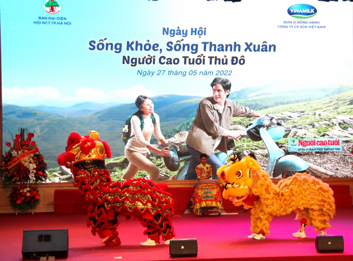 Sôi động những hoạt động kỉ niệm Ngày truyền thống NCT Việt Nam