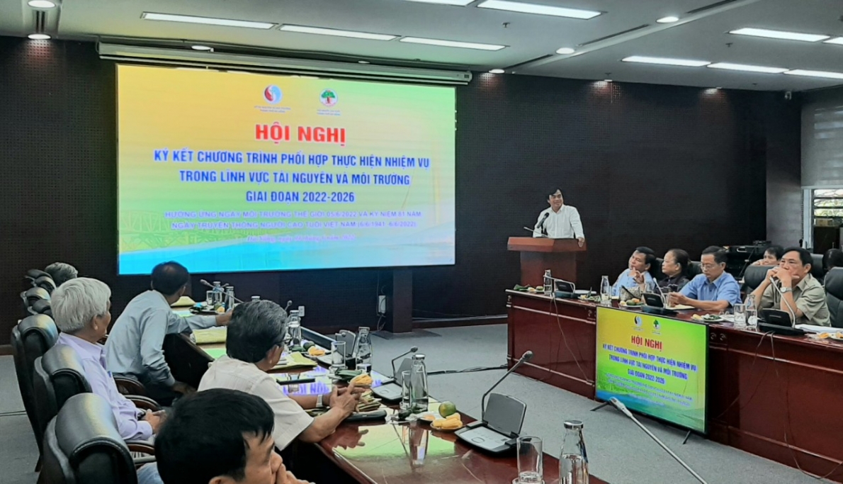 Ông Phạm Quý, Ủy viên Ban Thương vụ Trung ương Hội, Trưởng ban BĐD Hội NCT thành phố phát biểu khai mạc