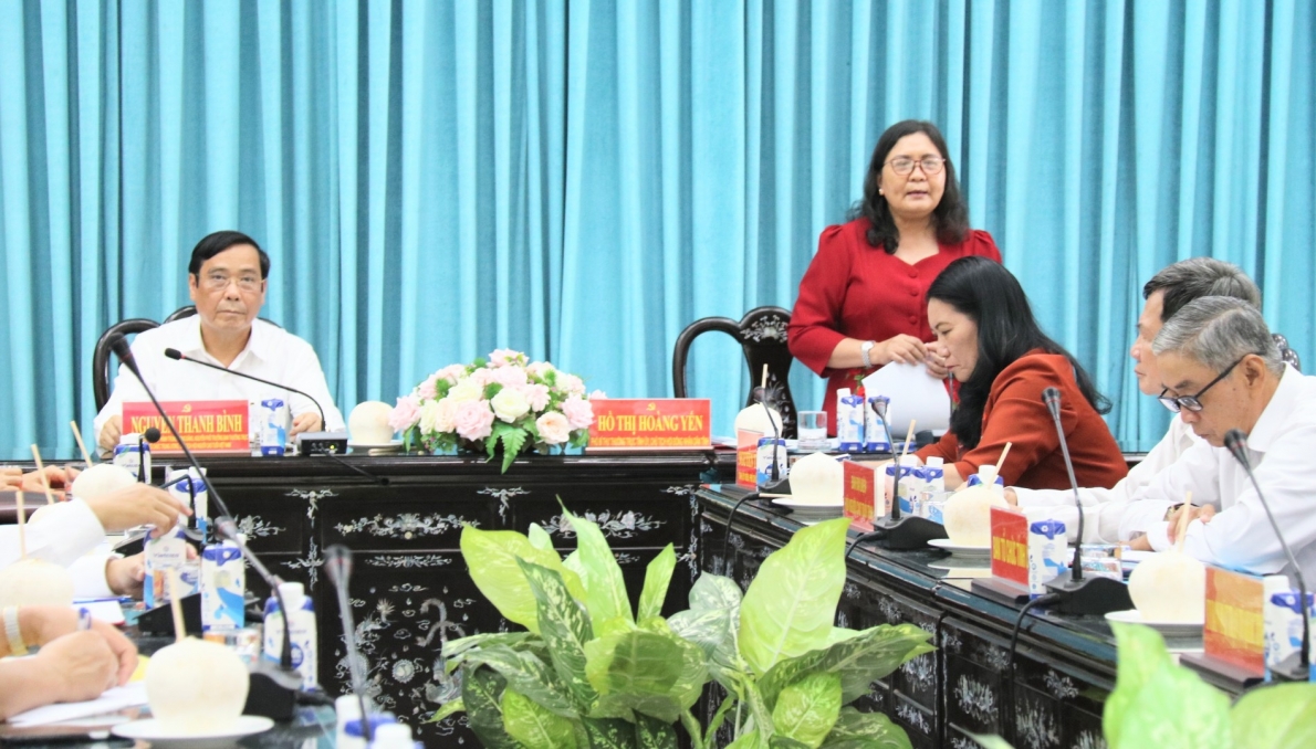 Bà Hồ Thị Hoàng Yến, Phó Bí thư Thường trực Tỉnh ủy, Chủ tịch HĐND tỉnh Bến Tre phát biểu. Ảnh: Quang Nhân