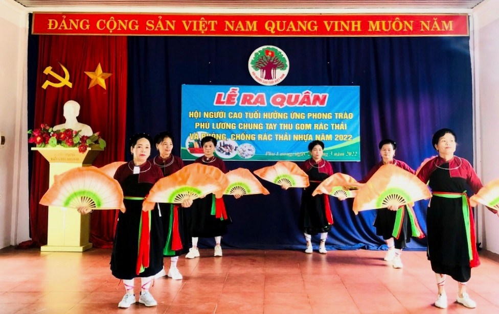 Tiết mục văn nghệ tại Lễ ra quân phòng chống rác thải nhựa