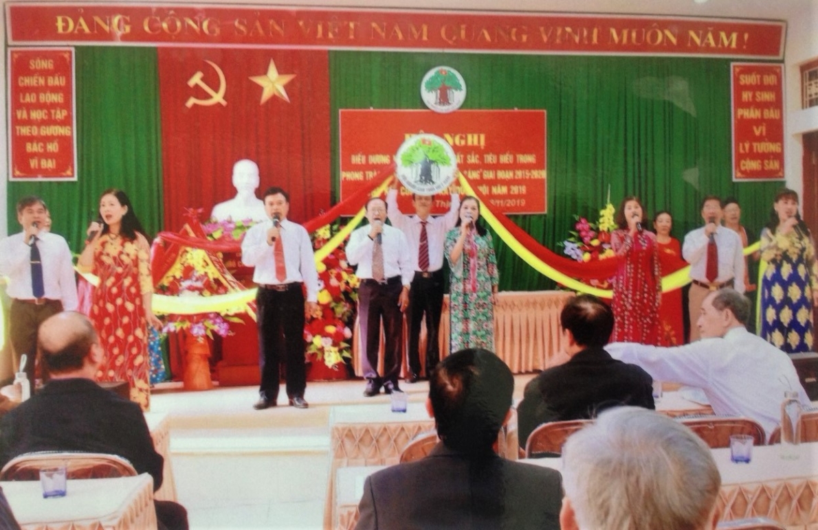 1518 yyi vyn nghy nct phyyng tham gia giao lyu thanh phy