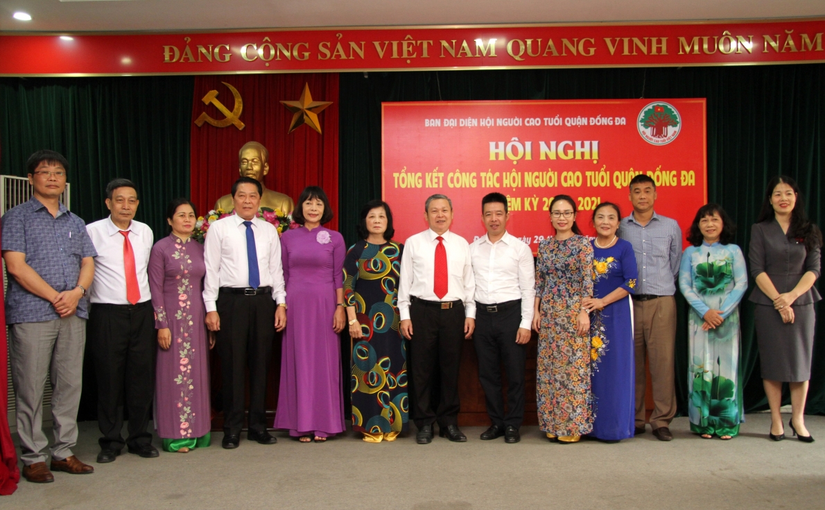 Khắp nơi chăm sóc, phát huy vai trò người cao tuổi Khắp nơi chăm sóc, phát huy vai trò người cao tuổi
