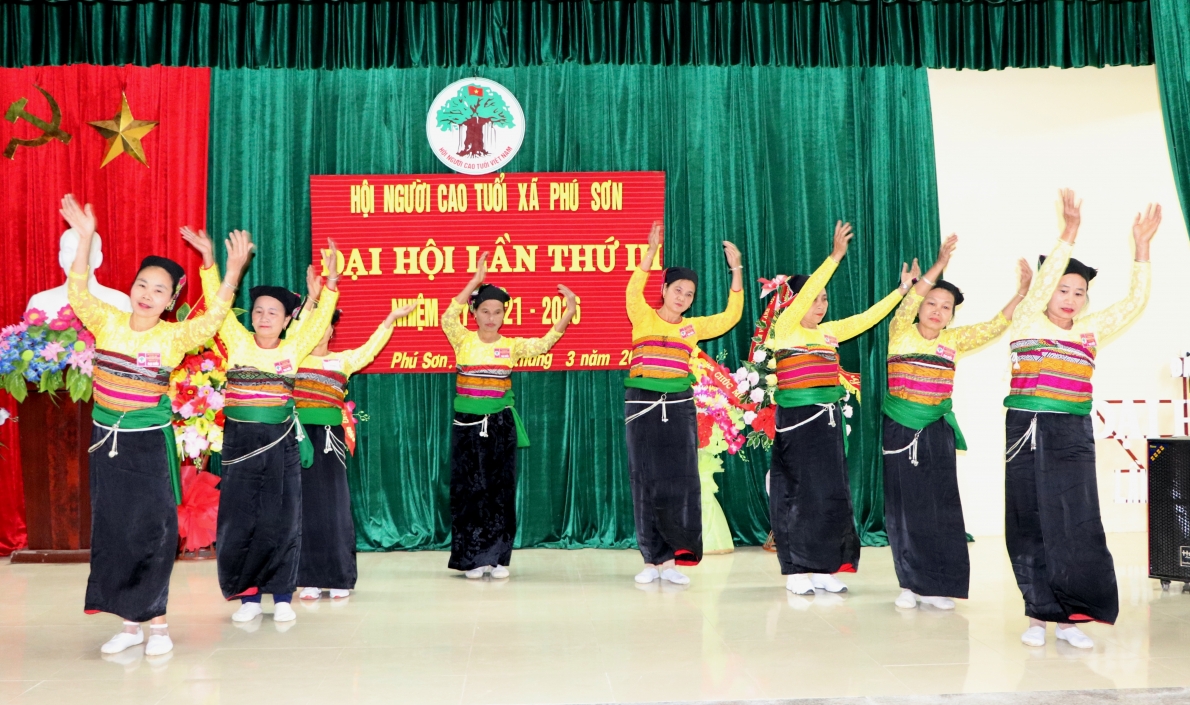 Người cao tuổi chung tay giữ gìn bình yên biên giới Người cao tuổi chung tay giữ gìn bình yên biên giới