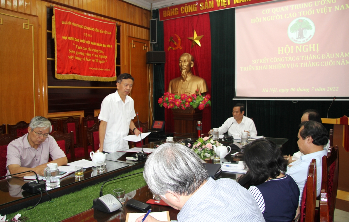Phó Chủ tịch Phan Văn Hùng phát biểu Phó Chủ tịch Phan Văn Hùng phát biểu