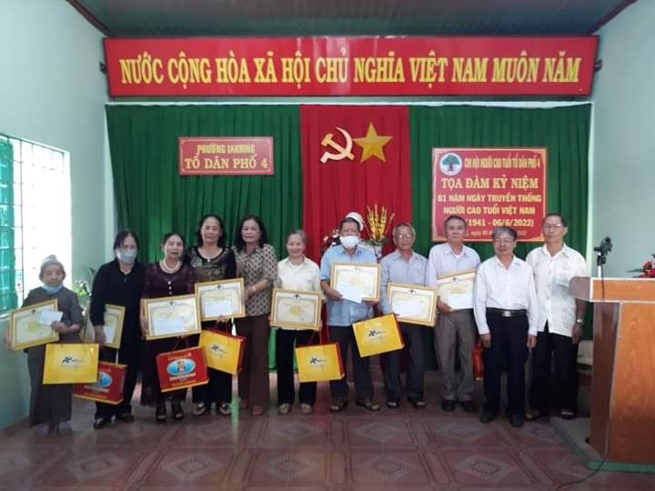 Chi hội NCT tổ dân phố 4, phường Ia Kring, TP Pleiku mừng thọ NCT nhân Kỉ niệm 81 năm Ngày truyền thống NCT Việt Nam (6/6/1941-6/6/2022)