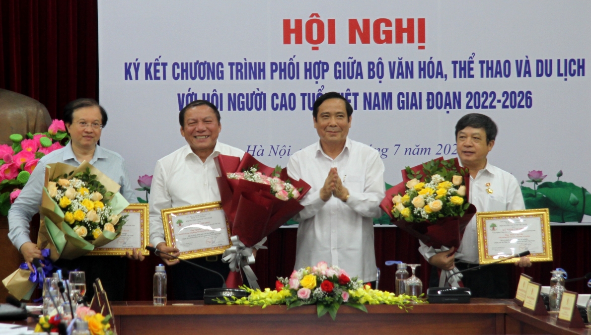 Thực hiện hiệu quả Nghị quyết của Đảng về bảo vệ, chăm sóc và phát huy vai trò NCT trong văn hóa, xã hội và thể dục thể thao