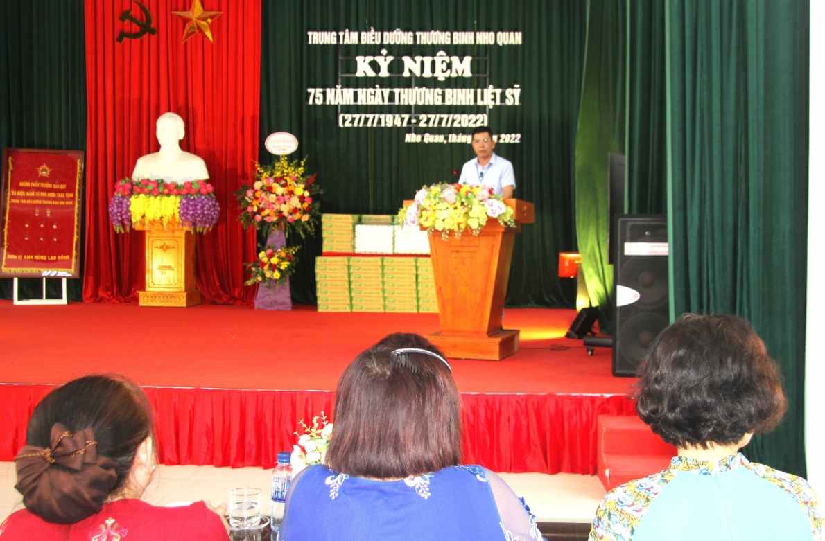 Đại diện Trung tâm Điều dưỡng Thương binh Nho Quan phát biểu