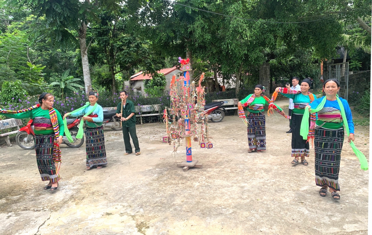 Tiết mục văn nghệ của NCT tỉnh Thanh Hóa Tiết mục văn nghệ của NCT tỉnh Thanh Hóa