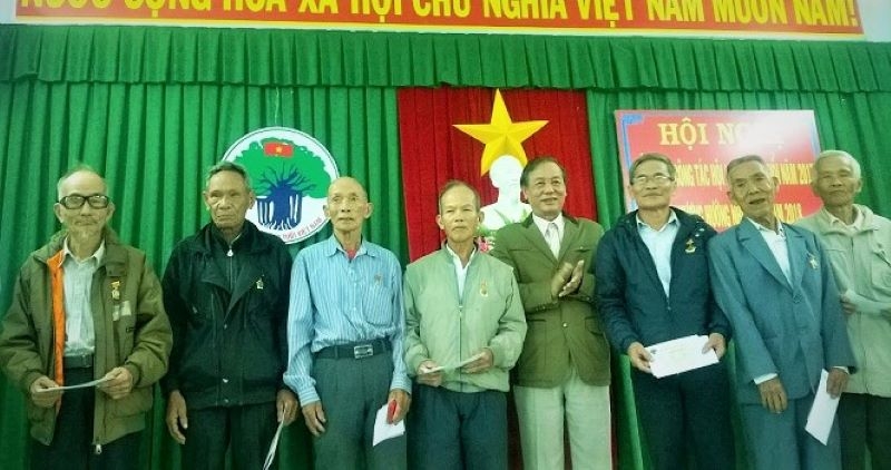 1054 nhiyu nct huyyn yyc phy yyyc khen thyyng