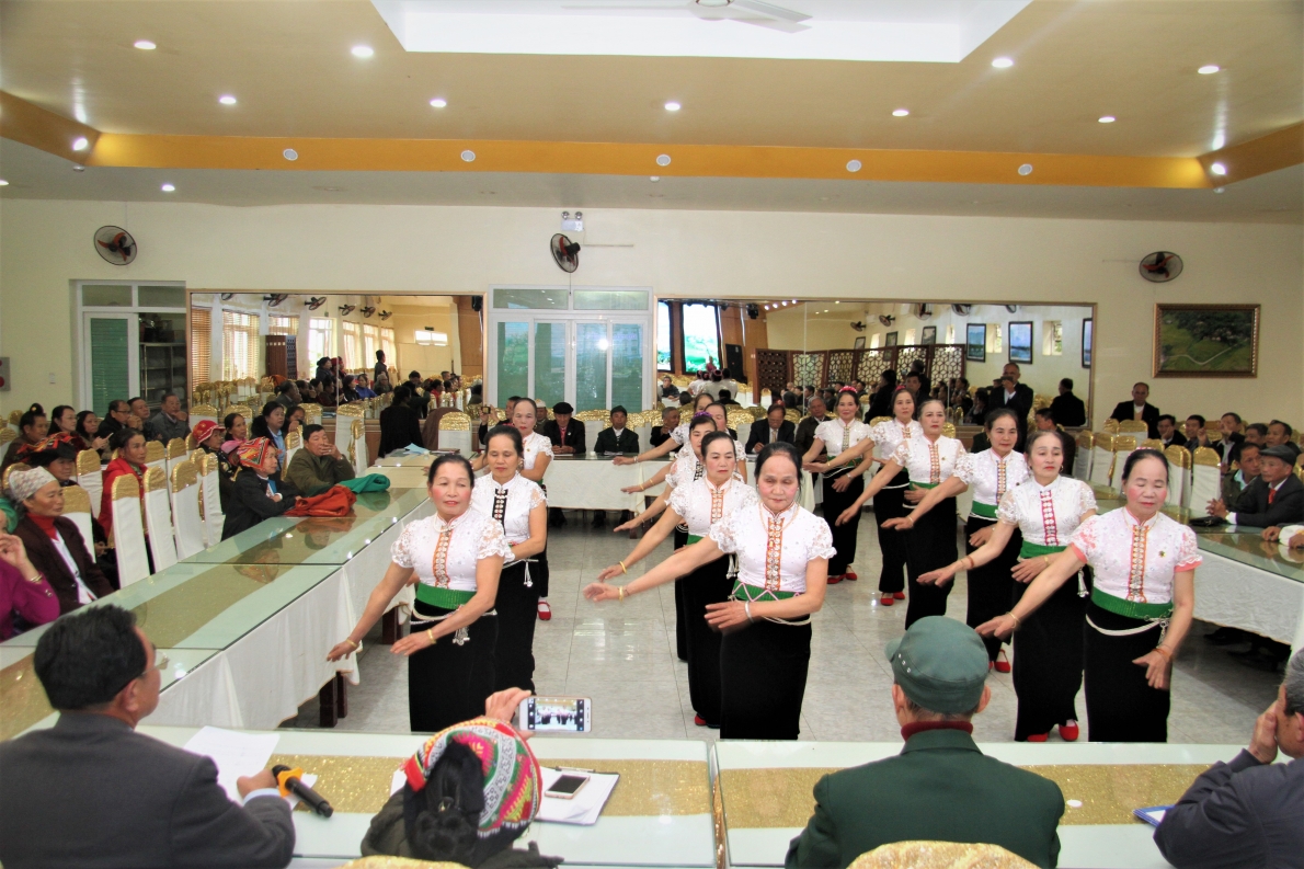 5956 buyi sinh hoyt clb lthtgn y huyyn myc chau