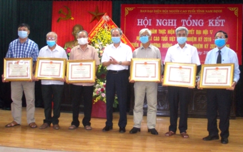 Hội NCT tỉnh Nam Định khen thưởng các tập thể, cá nhân xuất sắc