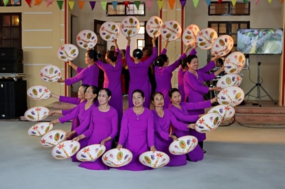 Tiết mục văn nghệ của NCT thị xã Sơn Tây, TP Hà Nội