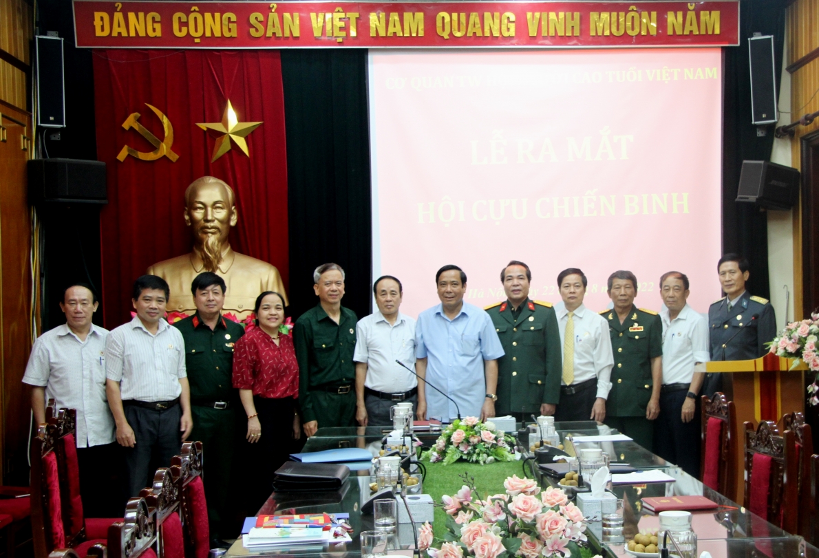 Các đại biểu tham dự buổi lễ