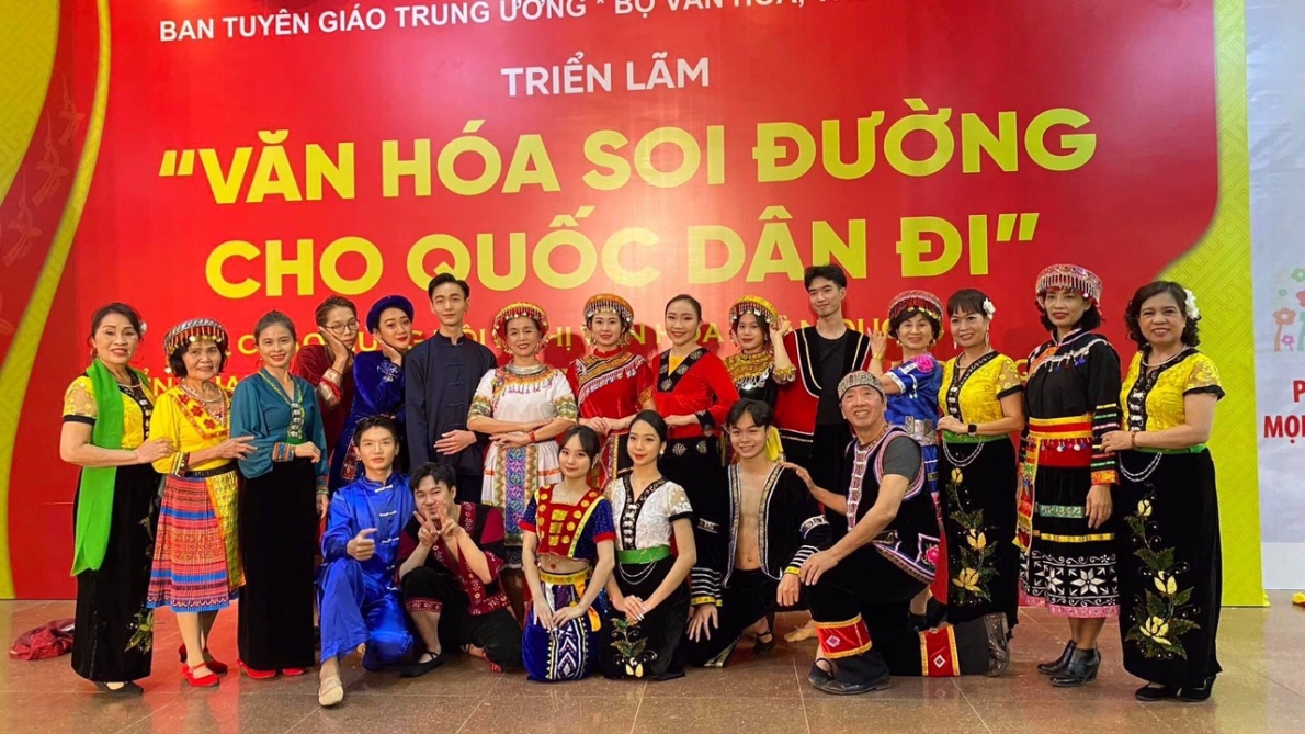 Đoàn Nghệ thuật của Trung tâm Văn hóa NCT tham gia biểu diễn tại Triển lãm Văn hóa (2)