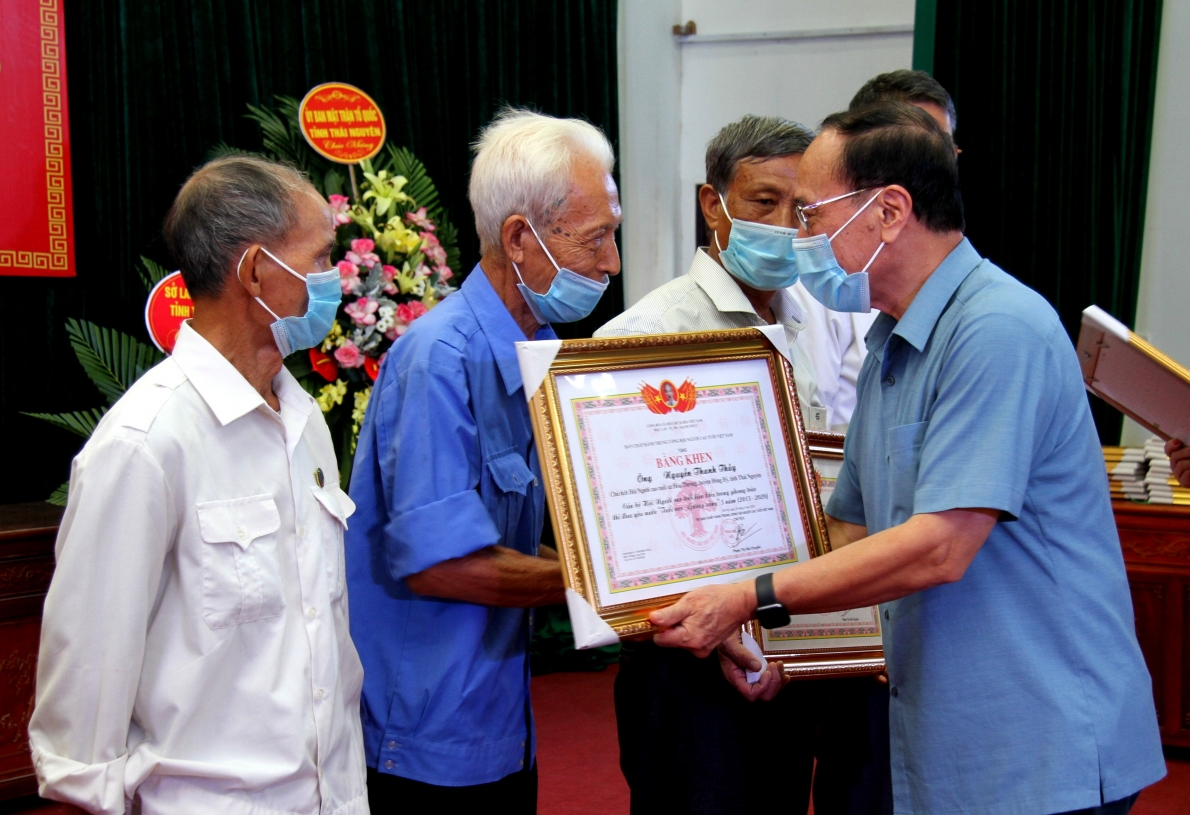 2705 chy tych hyi nct xa hoa thyyng yyyc ty hyi tyng byng khen