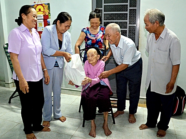 2303 tyng qua nct co hoan cynh kho khyn tp vyng tau ynh it