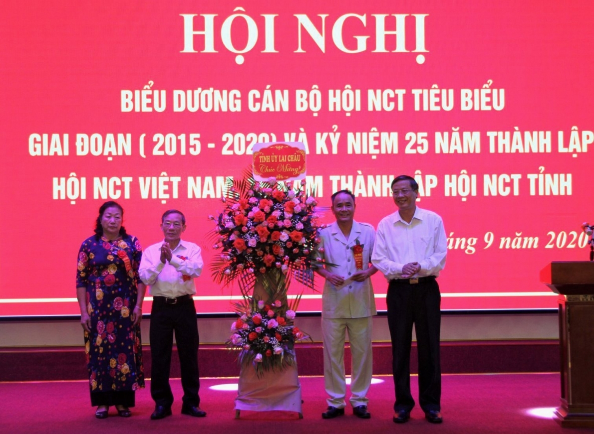 2538 ong vy vyn hoan tyng hoa chuc myng hyi nghy