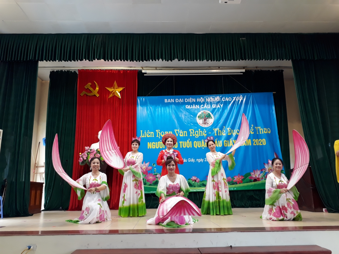 4527 myt tiyt myc tham gia lien hoan ynh yam tiyn