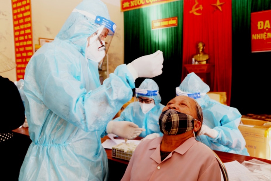 Chống dịch theo cách của “người cao tuổi”