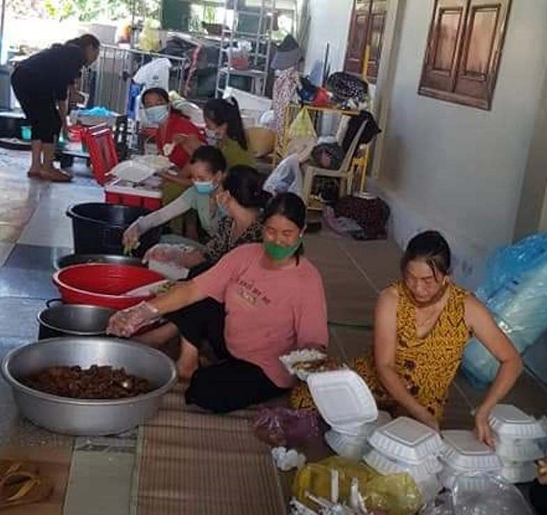 Chống dịch theo cách của “người cao tuổi”