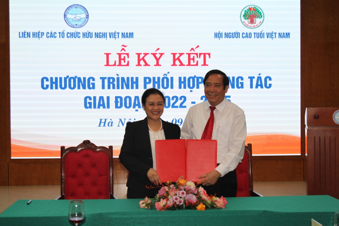 Huy động nguồn lực quốc tế chăm sóc, phát huy vai trò NCT