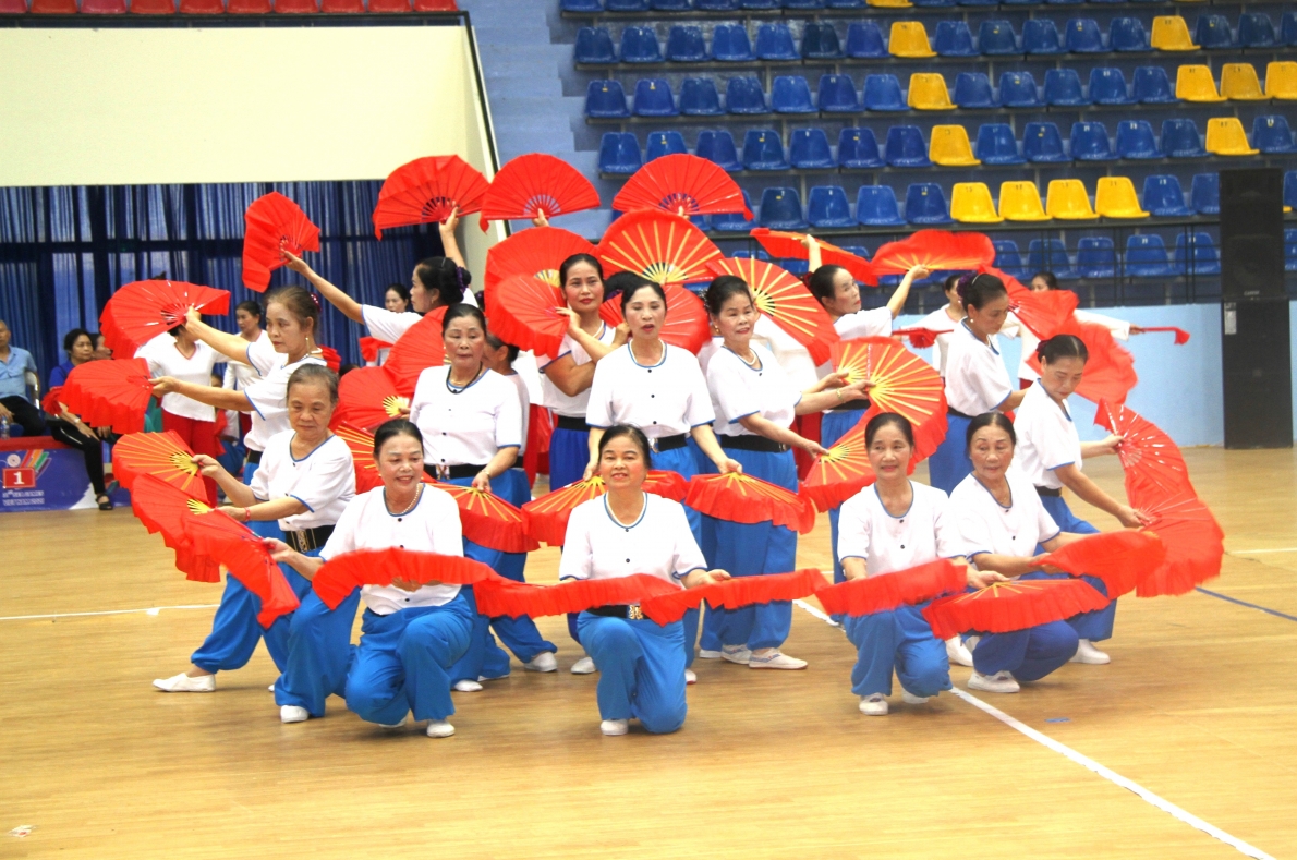 Bài dưỡng sinh của NCT huyện Gia Lâm