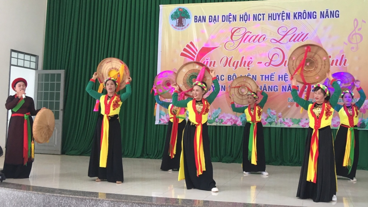 Tiết mục văn nghệ của NCT tỉnh Đắk Lắk