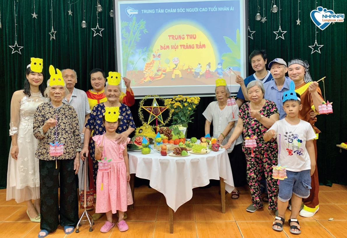 Trung tâm Chăm sóc NCT Nhân Ái tổ chức Đêm hội Trăng rằm cho NCT và các cháu