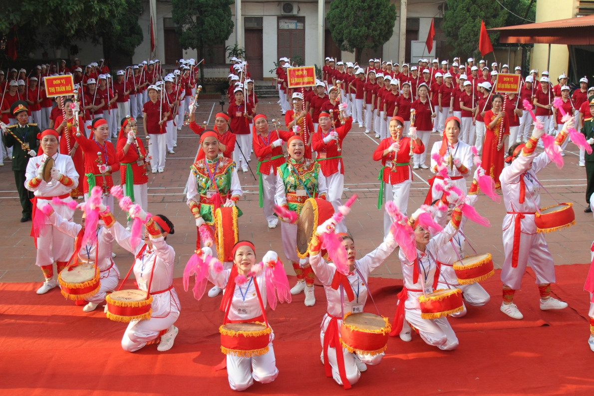 Màn đồng diễn đẹp mắt của Đội trống nghệ thuật NCT xã Thanh Khương, huyện Thuận Thành, tỉnh Bắc Ninh 