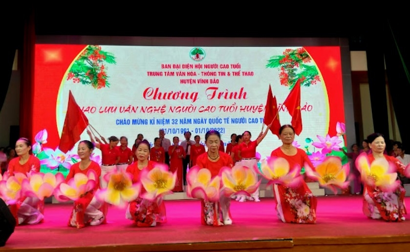 Tiết mục văn nghệ của NCT huyện Vĩnh Bảo