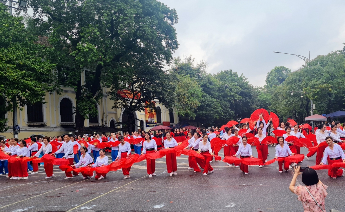 Sôi động Ngày Quốc tế NCT và “Tháng hành động vì NCT Việt Nam”