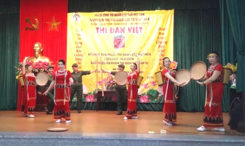 Tiết mục văn nghệ kỉ niệm thành lập Thi đàn Việt