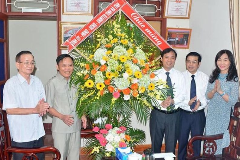 5251 pho bi thy thyyng tryc tynh yy ha tynh hoang trung dyng tyng nct lyng hoa tyyi thymjpg